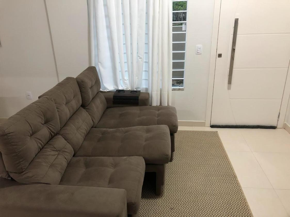 Casas Para Locacao Em בומבינאס מראה חיצוני תמונה