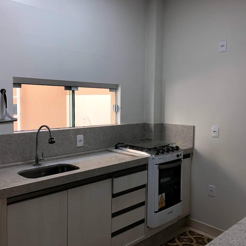 Casas Para Locacao Em בומבינאס מראה חיצוני תמונה