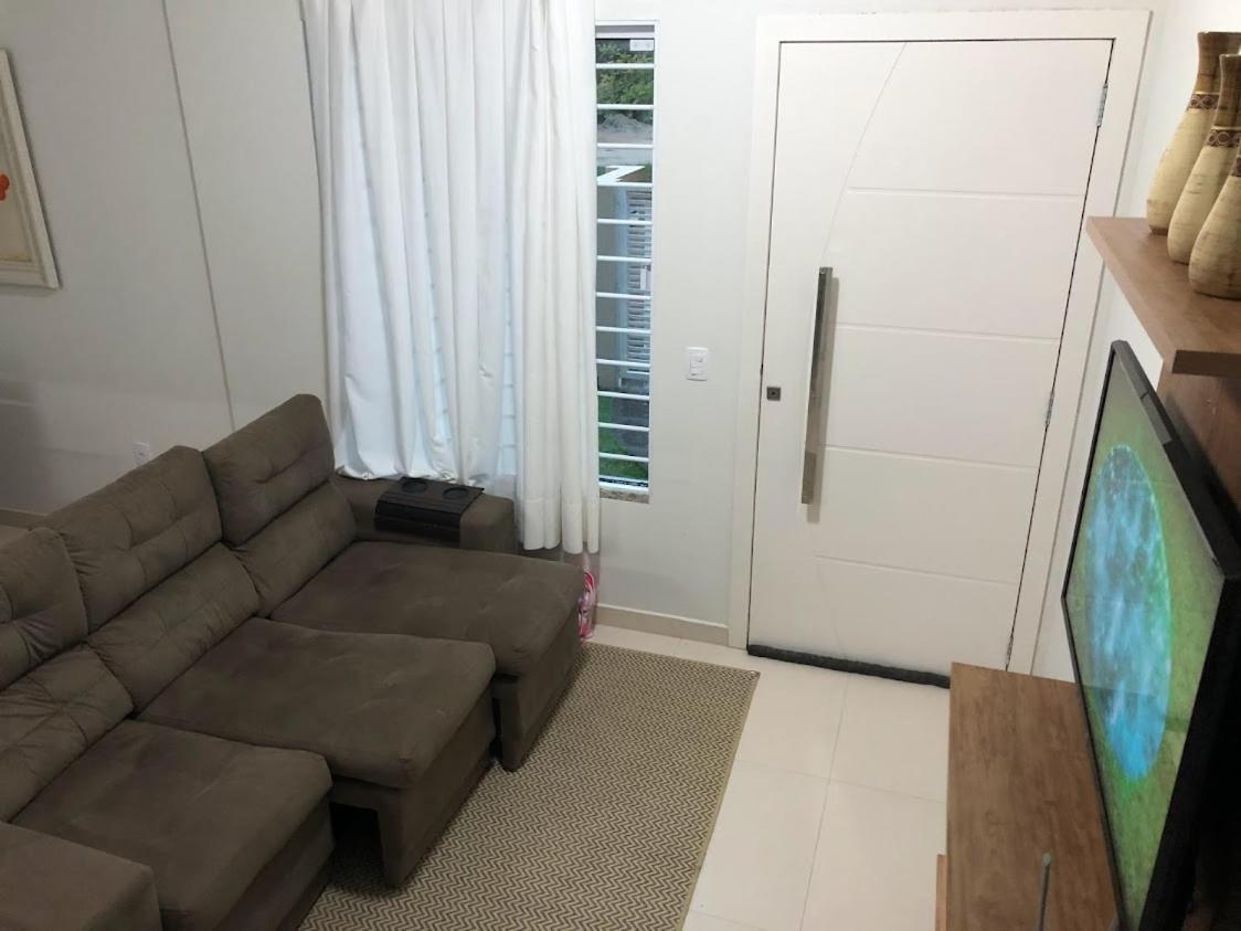 Casas Para Locacao Em בומבינאס מראה חיצוני תמונה