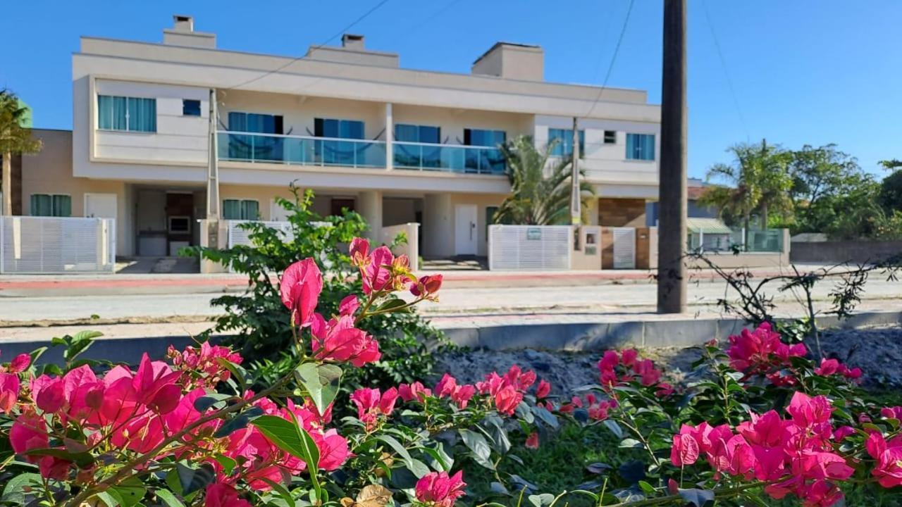 Casas Para Locacao Em בומבינאס מראה חיצוני תמונה