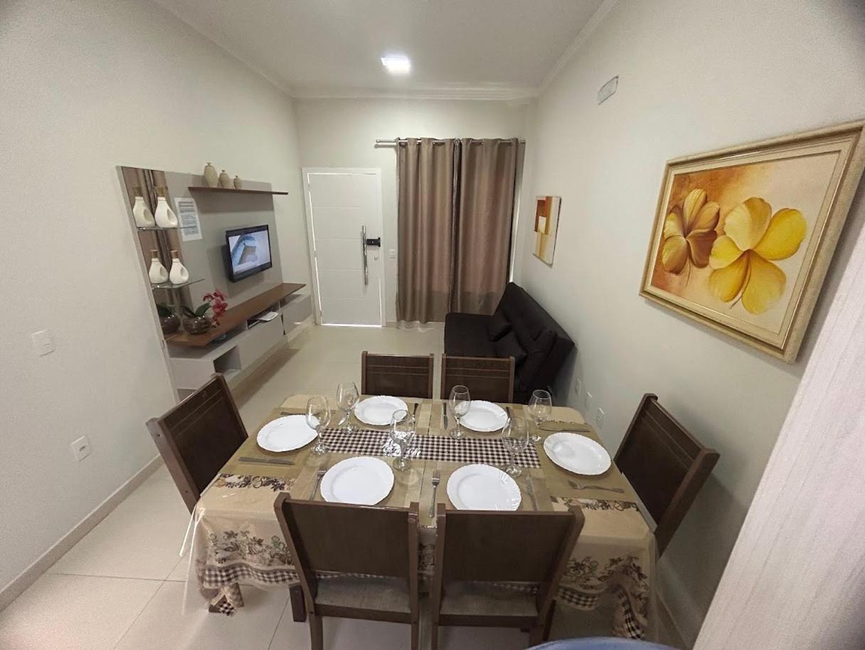 Casas Para Locacao Em בומבינאס מראה חיצוני תמונה