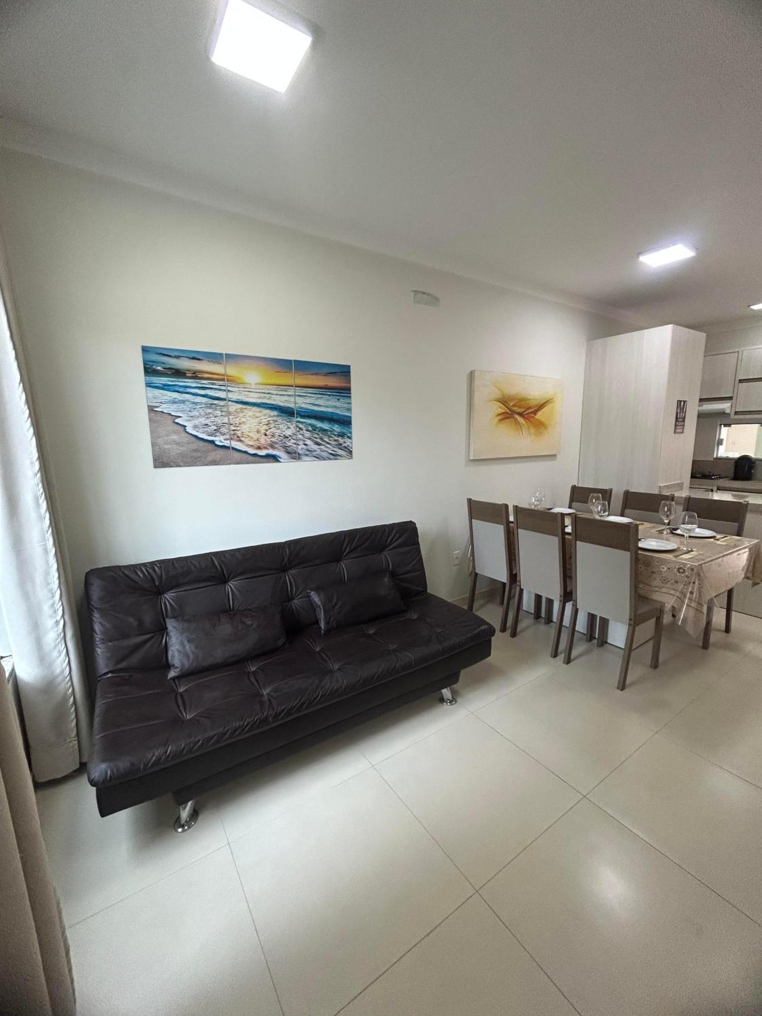 Casas Para Locacao Em בומבינאס מראה חיצוני תמונה